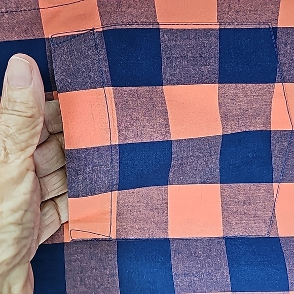 St. Johns Bay checked mens shirt. Short sleeves, large. Blue/peach. Button‎ down - Picture 3 of 7